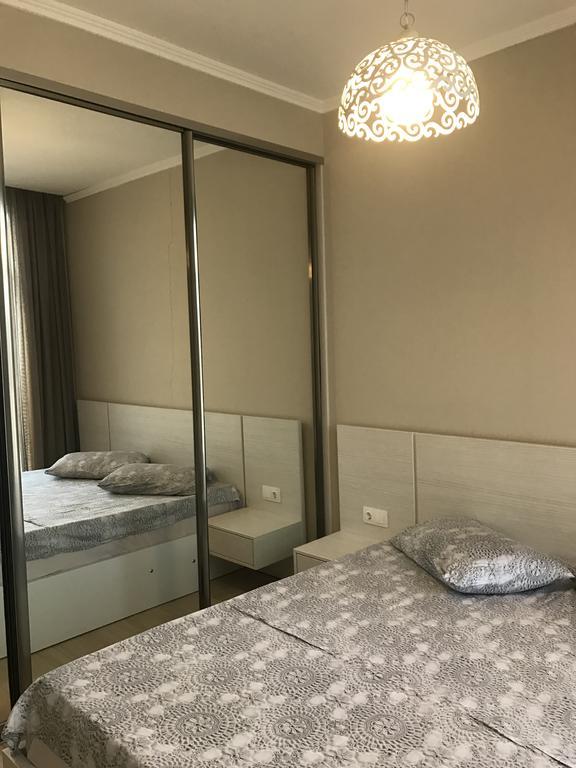 Piazza Apartment Batumi Esterno foto