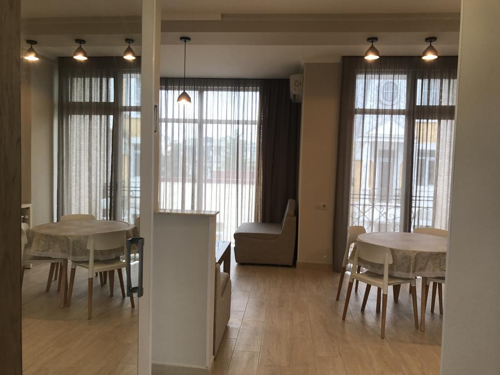 Piazza Apartment Batumi Esterno foto